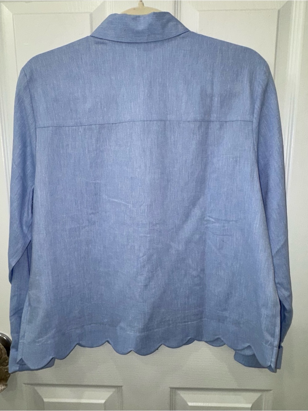 Foxcroft Scarlett Scallop Hem Linen Blend Button-Up size small - Picture 13 of 14